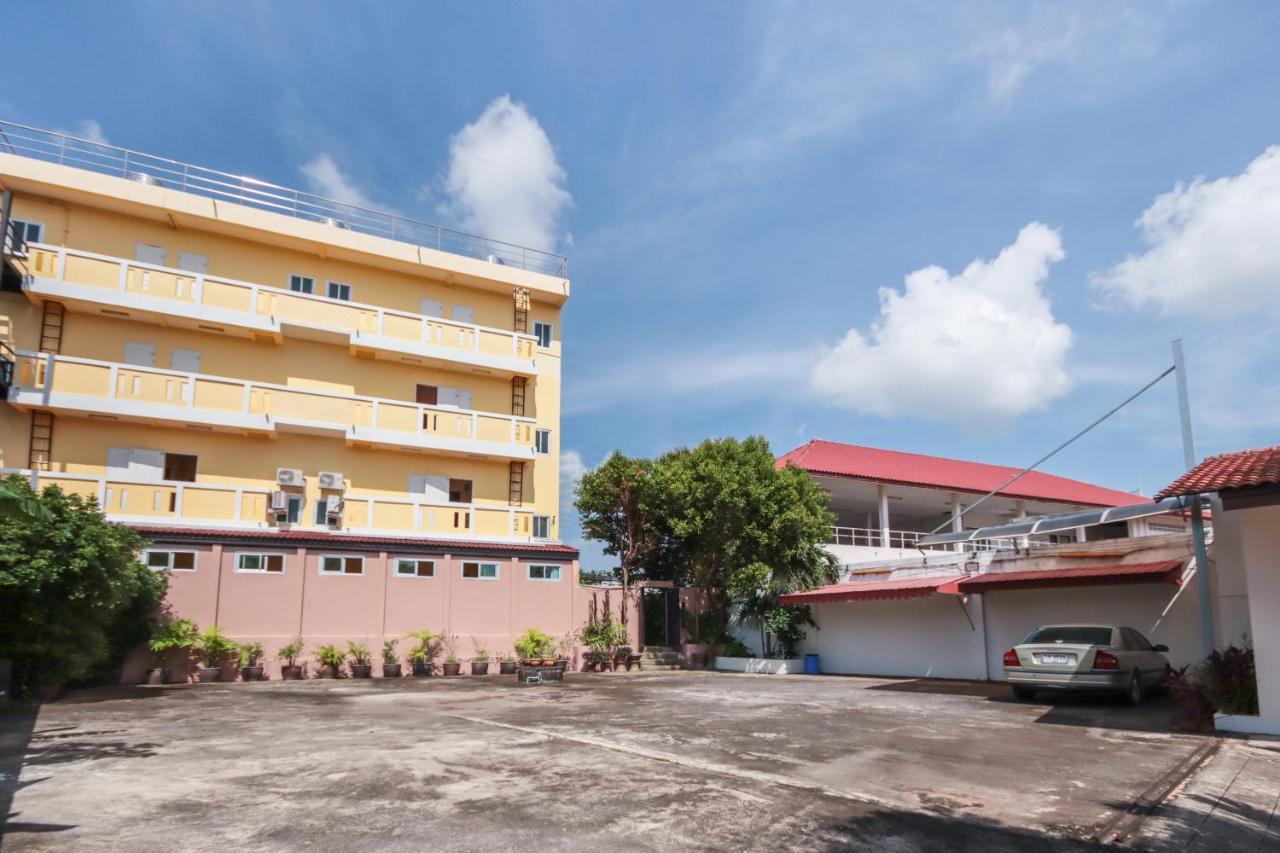 Oyo 889 Baan Sakdidet Hotel Wichit Ngoại thất bức ảnh